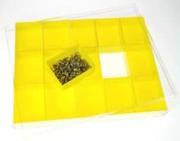 Zeige Details für Sortimentsbox 280 X 220, mit 15 farbigen Einsätzen 72 X 55 X 28 und glasklarem Stülpdeckel Bild von Sortimentsbox 280 X 220, mit 15 farbigen Einsätzen 72 X 55 X 28 und glasklarem Stülpdeckel