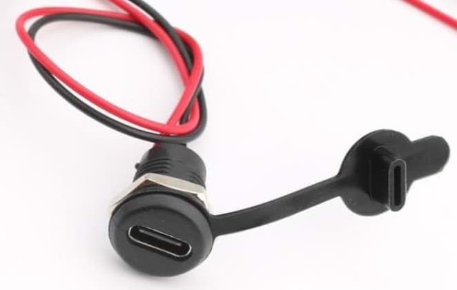 Bild von USB-Buchse - C  rund mit 15 cm Anschlussleitungen